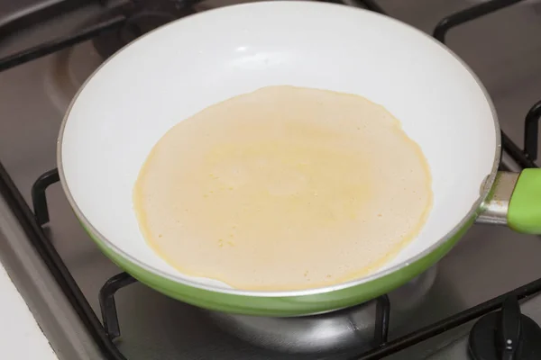 Massa Farinha Cozinha Uma Panela Para Preparar Crepes — Fotografia de Stock