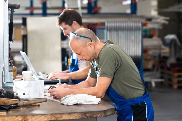 Two Worker Factory Work Bench — Stock Photo, Image