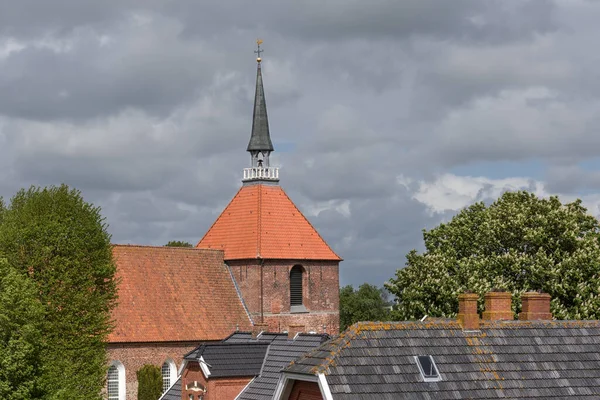 Vista Moinho Para Igreja Rysum Ostfriesland — Fotografia de Stock