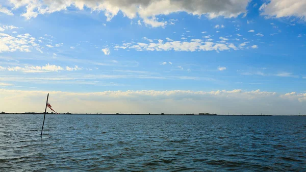 Tramonto Sull Acqua Dal Delta Del Paesaggio Italiano Acqua Cielo — Foto Stock