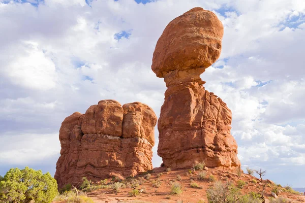 Evenwichtige Rock Arches Nationaal Park Utah Geologische Formaties Rode Rotsen — Stockfoto