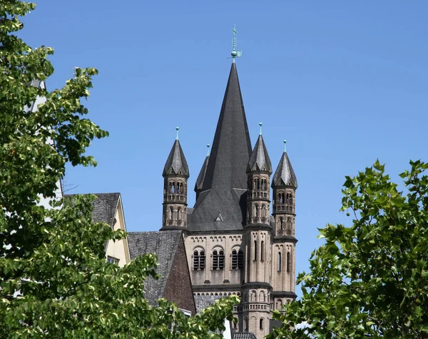 Gross Martin Büyük Aziz Martin Köln Ünlü Romanesk Kilisesinden Biri — Stok fotoğraf