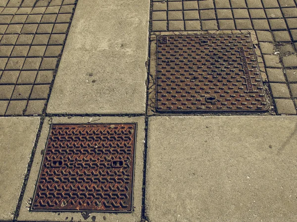 Vintage Zoek Detail Van Een Mangat Straat — Stockfoto