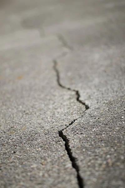 Struktur Einer Von Einem Riss Durchzogenen Betonwand — Stockfoto