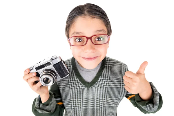 Beyazlar Içinde Izole Edilmiş Eski Bir Kamerası Olan Çocuk Surat — Stok fotoğraf