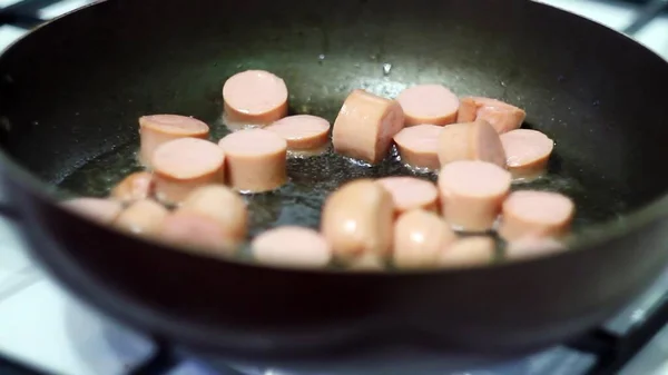 Salsicce Ridotte Cerchi Sono Fritte Una Padella Friggere Video Statico — Foto Stock