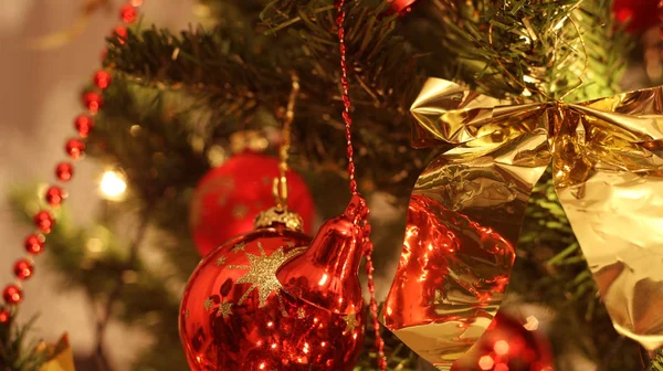 Albero Natale Con Colori Brillanti Decorazione — Foto Stock