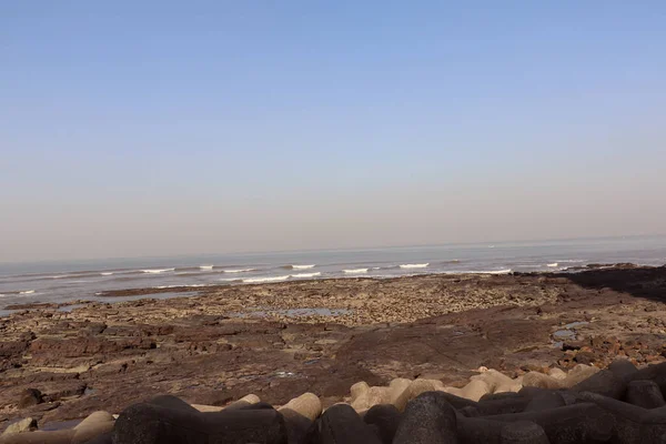 Worli Praia Frente Para Mar Sul Mumbai Famosa Por Ondas — Fotografia de Stock