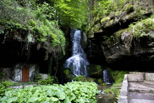 Gyönyörű Vízesés Természetben Háttér — Stock Fotó