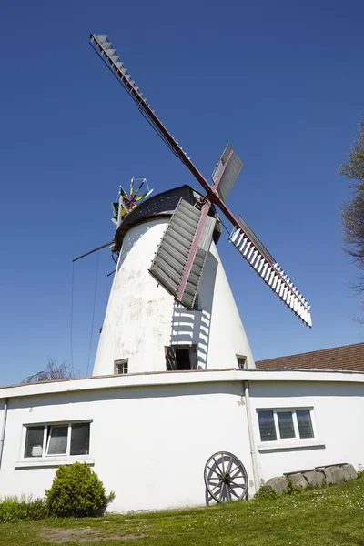 Scenic View Landscape Windmill Building — Stock Photo, Image