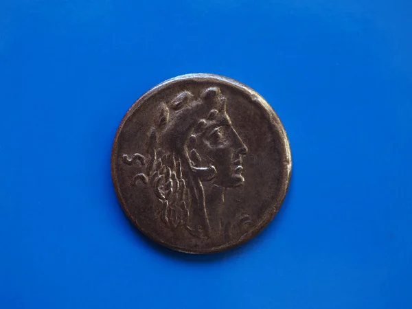 Vintage Ρωμαϊκά Νομίσματα Πάνω Από Ένα Μπλε Φόντο — Φωτογραφία Αρχείου