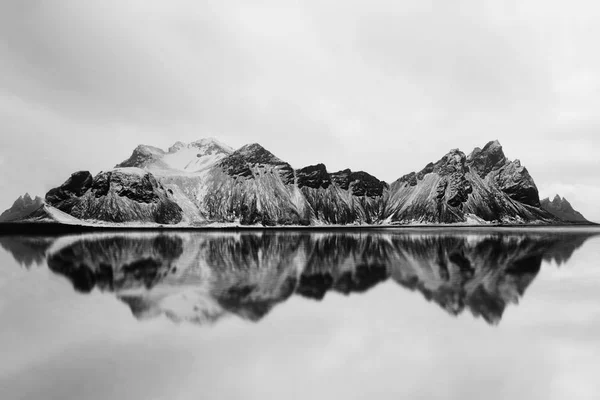 Reflexión Sobre Montaña Islandia — Foto de Stock