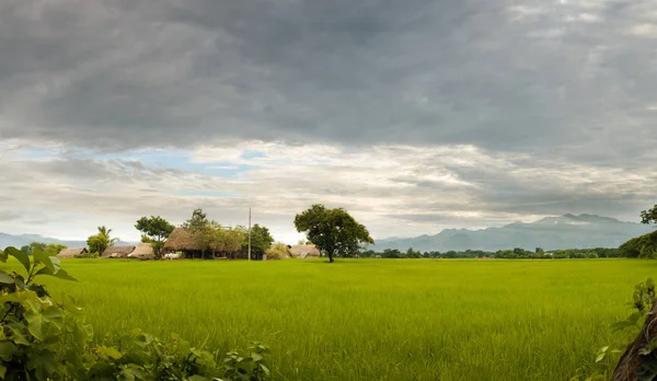 Ceno Países Rurais Farmhouse Cloudy Day — Fotografia de Stock