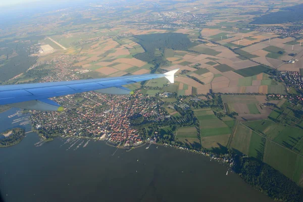 Über Deutschland Flugzeug — Stockfoto