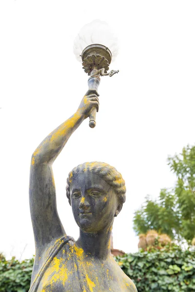 Statue Bronze Vieille Dame Oxydée — Photo