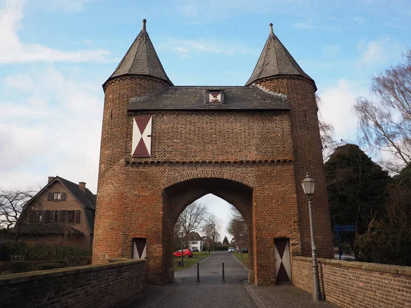 Klever Tor Met Uitzicht Uil Torens — Stockfoto