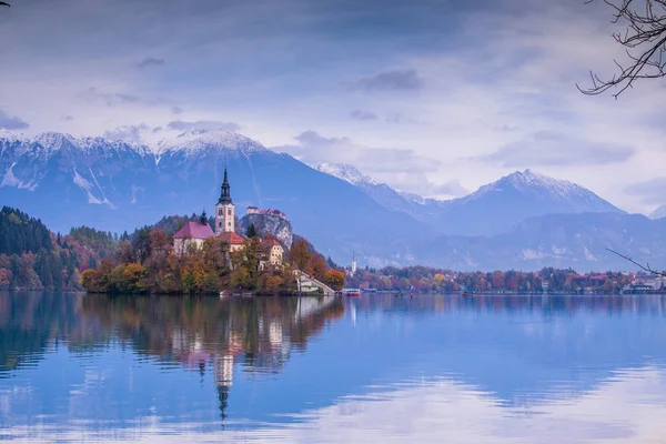 Mit See Insel Burg Und Bergen Hintergrund Slowenien Europa — Stockfoto