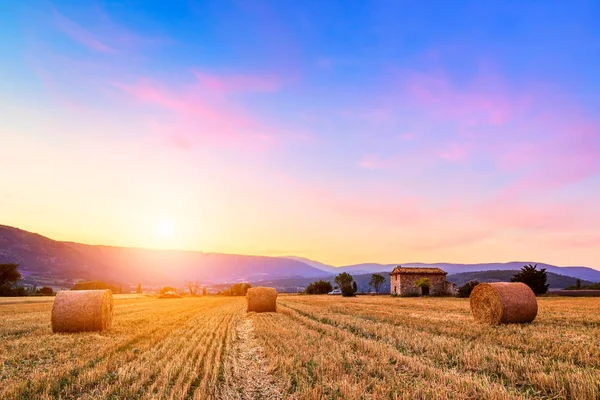 Pôr Sol Sobre Campo Fazenda Com Fardos Feno Perto Sault — Fotografia de Stock