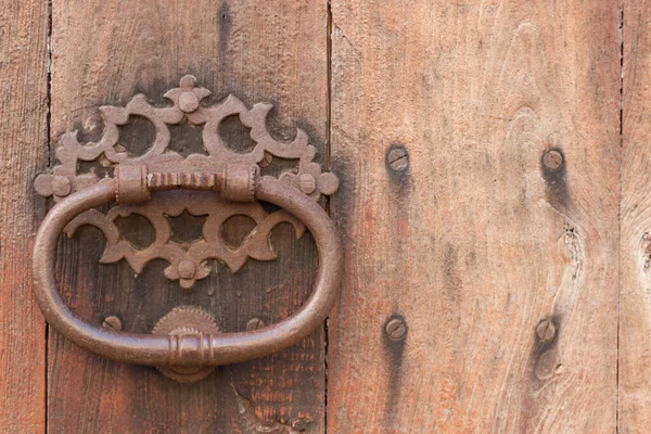 Viejo Golpeador Puerta Forma León — Foto de Stock