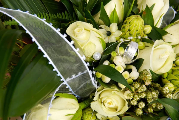 Bouquet Casamento Rosas Brancas — Fotografia de Stock