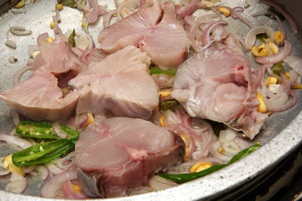 Matlagning Fiskcurry — Stockfoto