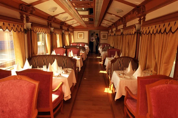 Blick Auf Das Bahnrestaurant Alten Stil Mit Luxusmöbeln — Stockfoto