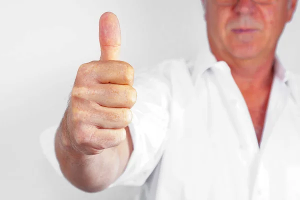 Mano Haciendo Gestos Con Símbolo Correcto — Foto de Stock