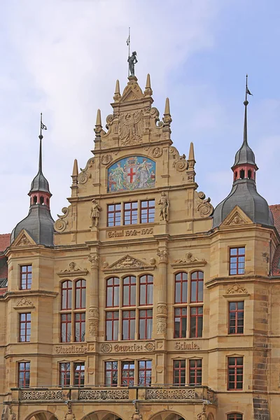 弗赖堡市立贸易学校的立面 — 图库照片