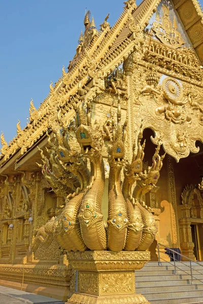 Wat Sripanton Nan Thailand Gyllene Tempel Med Drakar Centrum Nan — Stockfoto