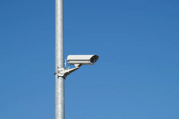 Biztonsági Kamera Városi Videó Felügyeleti Pole — Stock Fotó