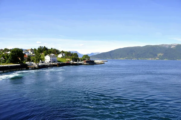 Prom Sognefjord Hella Vangsnes — Zdjęcie stockowe