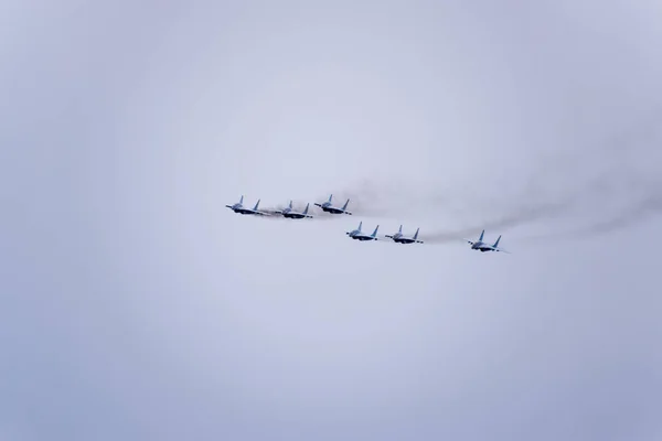 Krasnodar Ryssland Februari 2017 Flyguppvisning Himlen Ovanför Krasnodars Flygskola Flyguppvisning — Stockfoto