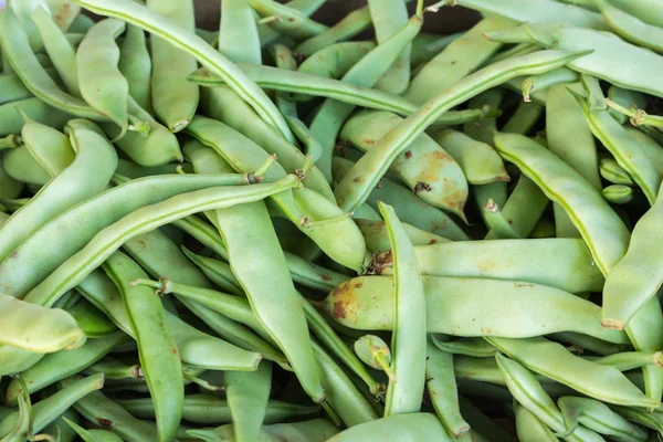 Groene Bonen Liggen Een Stapel — Stockfoto