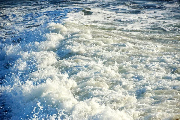 Fırtınalı Denizde Mavi Yeşil — Stok fotoğraf
