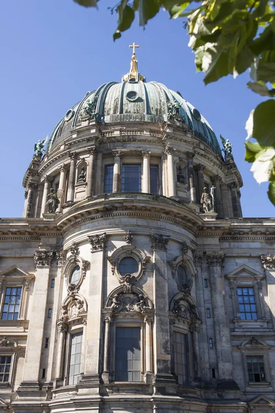 Cúpula Principal Catedral Berlín Con Linterna Cruz Graduación Dorada —  Fotos de Stock