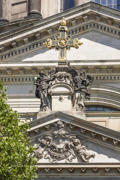 Cruces Esculturas Sobre Entrada Catedral Berlin Así Como Querubines Que — Foto de Stock