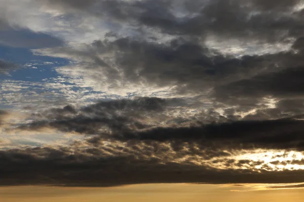 Bunter Himmel Und Wolken Bei Sonnenuntergang Foto Nahaufnahme Freien Kleine — Stockfoto