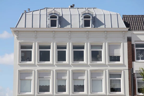 Beautiful Multi Storey House Blue Sky Background — Stock Photo, Image