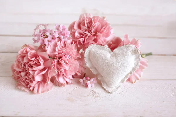 Rózsaszín Virág Dekoráció Egy Szív Vintage Stílus Anyák Nap Esküvő — Stock Fotó