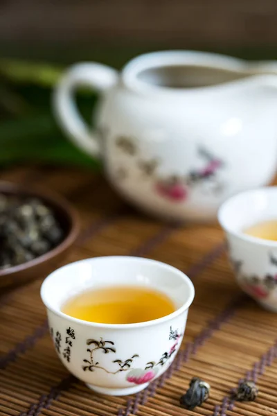 Chá Jasmim Pérola Chinesa Enrolada Mão Conjunto Chá Tradicional — Fotografia de Stock