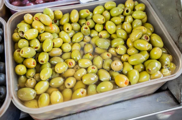 Green Olive Pitted Healthy Food Farmers Market Stand — Stock Photo, Image