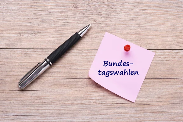 Bundestag Εκλογή Λέξη Για Ροζ Κολλώδη Σημείωση Κόκκινη Καρφίτσα Και — Φωτογραφία Αρχείου