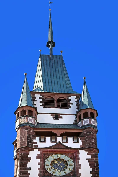 Martinstor Freiburg Contra Céu Azul — Fotografia de Stock