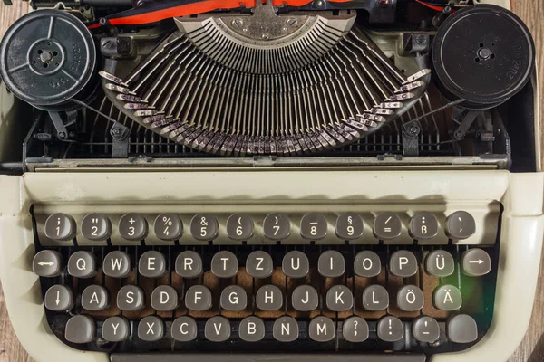 Velho Máquina Escrever Portátil Conceito Vintage — Fotografia de Stock