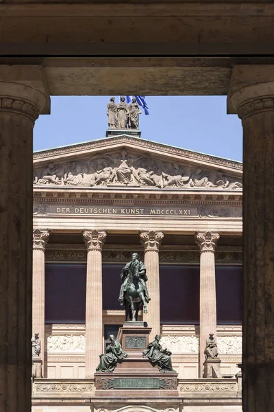 Passagem Ouvido Com Colunas Frente Antiga Galeria Nacional Berlin Com — Fotografia de Stock