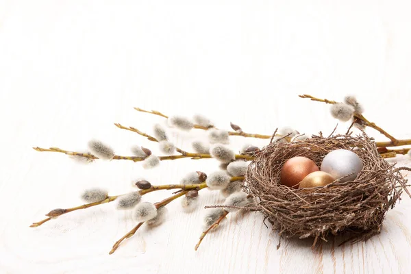 Easter Decoration Quail Eggs Nest Branches Pussy Willow Wooden Background — Stock Photo, Image