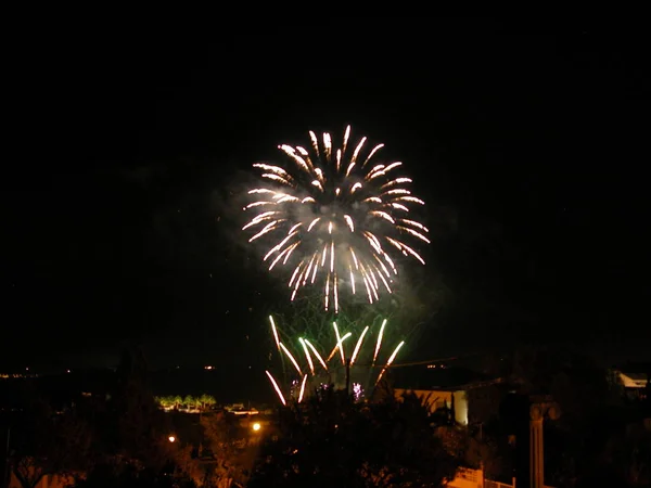 Exploderende Kleurrijke Vuurwerk Lucht — Stockfoto