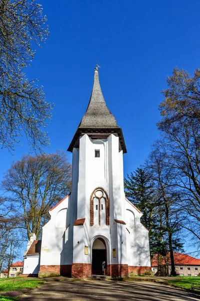 聖ニコラスカミエン ポモルスキー ポメラニア ポーランド教会 — ストック写真