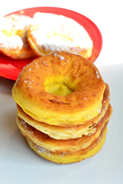 Photo Freshly Baked Cuckles Doughnuts Icing Sugar — Stock Photo, Image