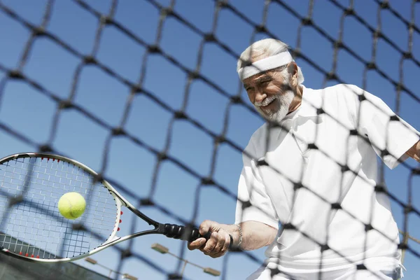 Heureux Homme Âgé Vêtements Sport Jouer Tennis — Photo